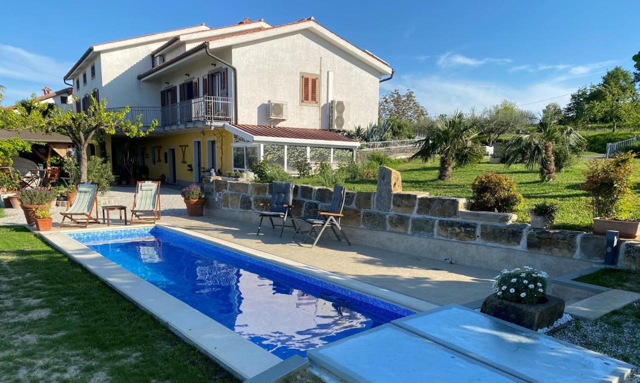 Med Oljkami Apartment Koper Bagian luar foto